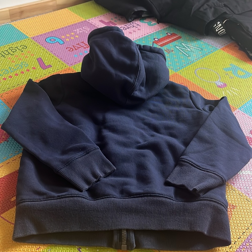 Uniqlo kid jacket - Picture 4 of 6